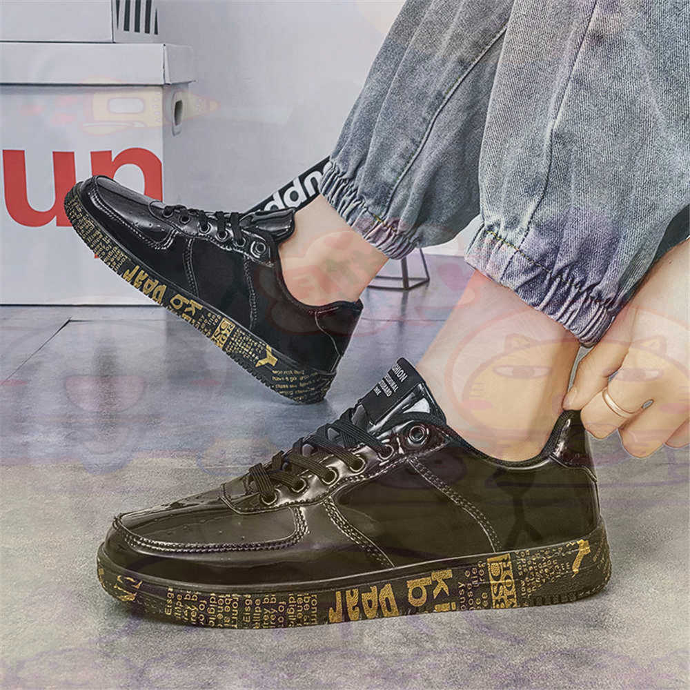 Round Foot Size 45 Sneakers Wh - đánh giá và giá Streetwear Brand Sale
